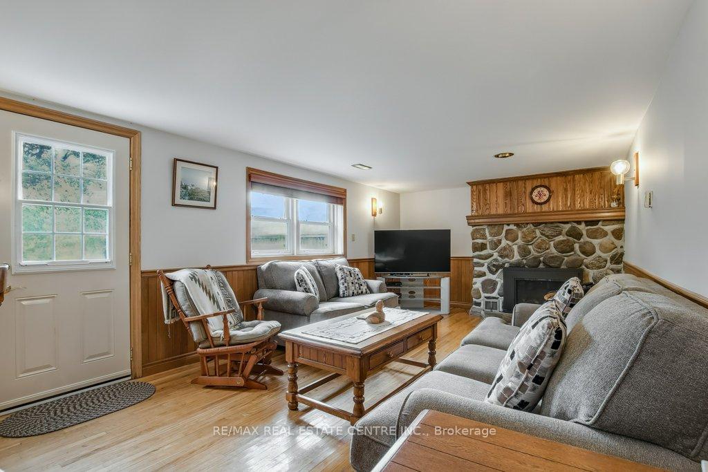 Photo 19 of 28 Meadow Crescent, Kitchener — HOMEH