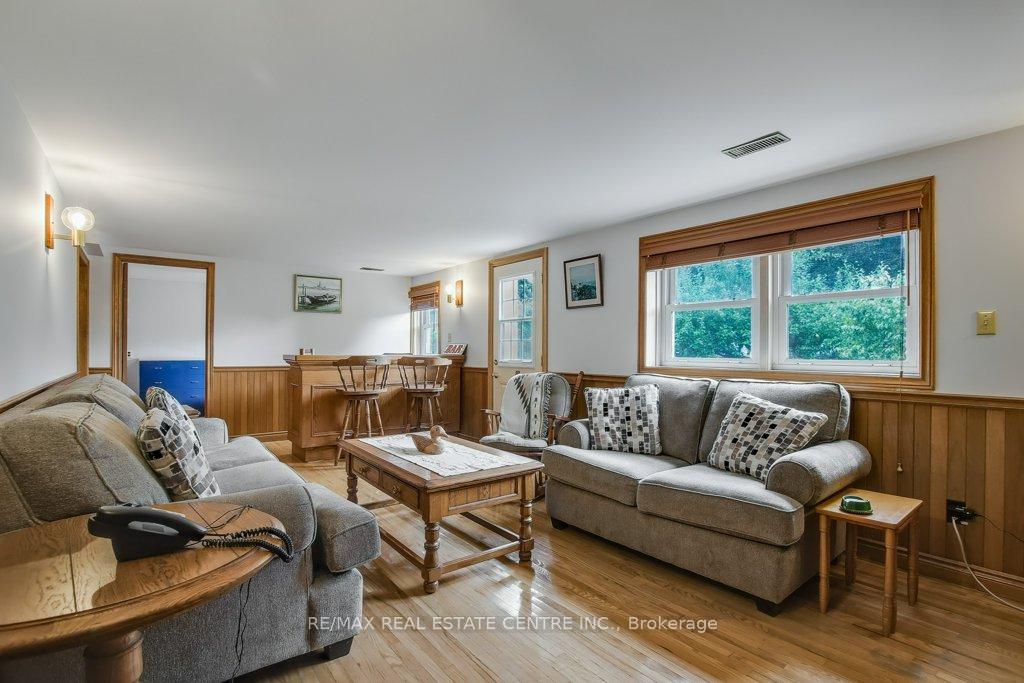 Photo 21 of 28 Meadow Crescent, Kitchener — HOMEH