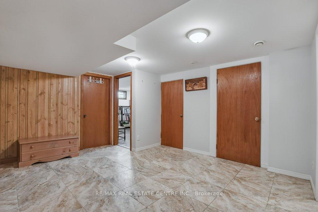 Photo 25 of 28 Meadow Crescent, Kitchener — HOMEH