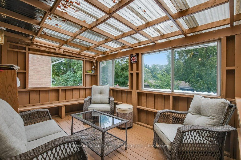 Photo 30 of 28 Meadow Crescent, Kitchener — HOMEH