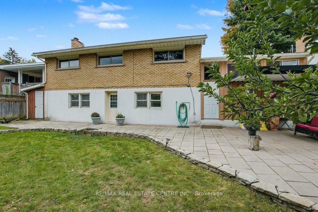 Photo 33 of 28 Meadow Crescent, Kitchener — HOMEH