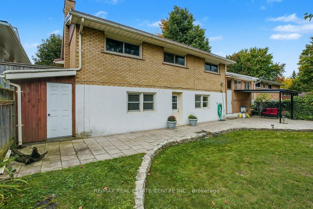 Photo 35 of 28 Meadow Crescent, Kitchener — HOMEH