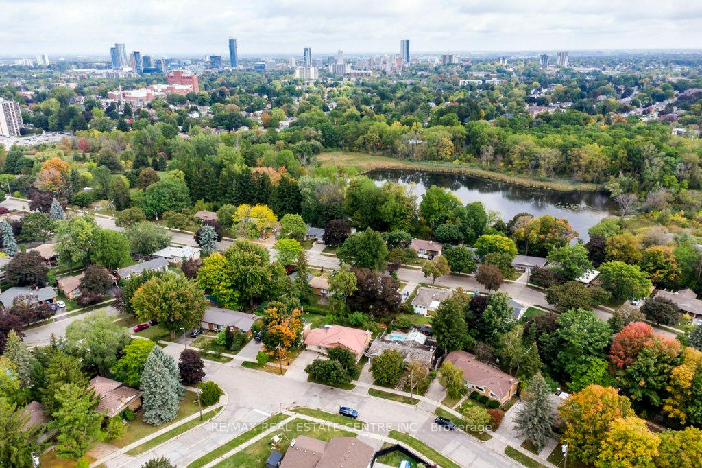 Photo 44 of 28 Meadow Crescent, Kitchener — HOMEH