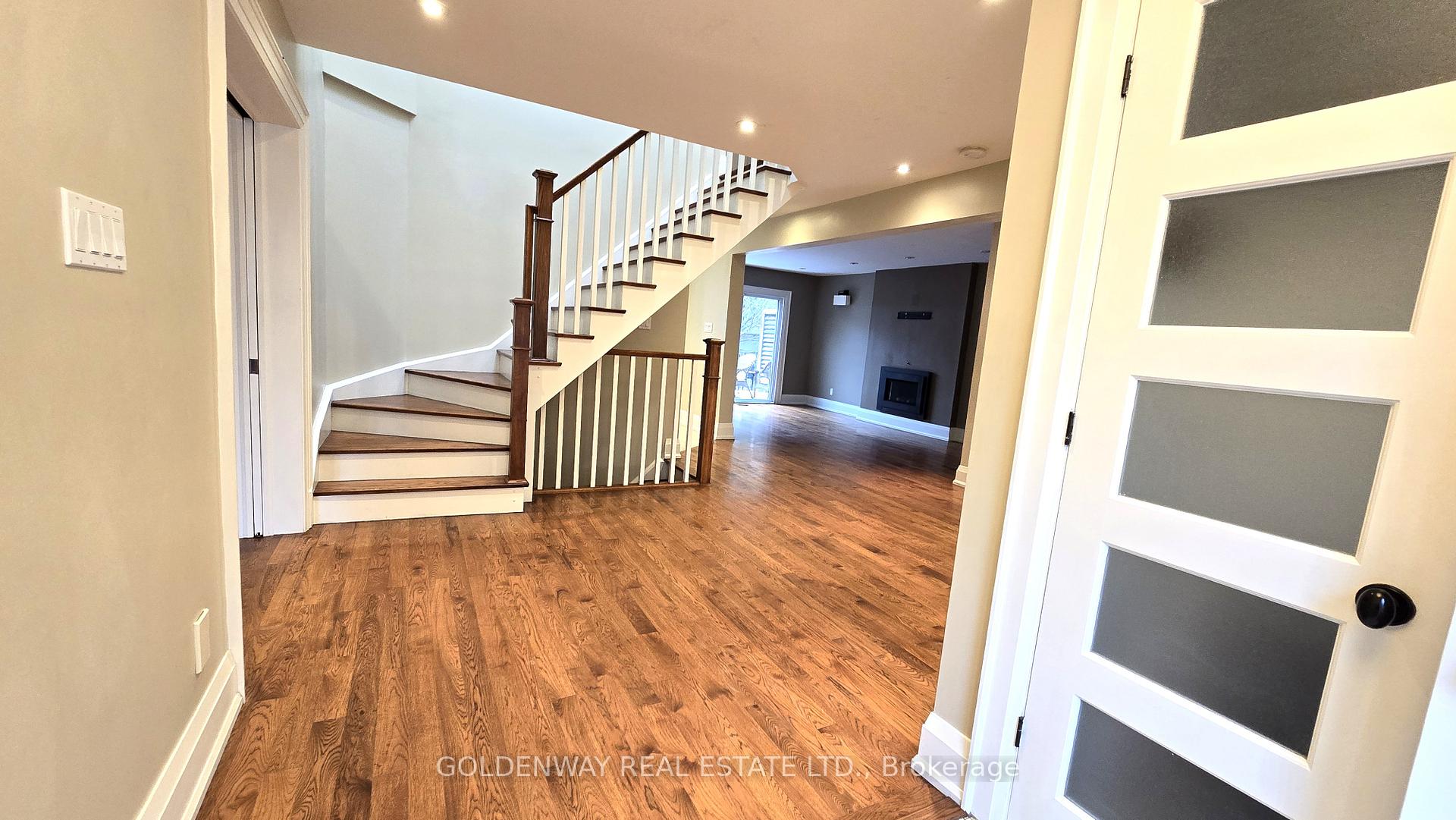 Photo 2 of 85 Normandale Road, Markham, Unionville — HOMEH