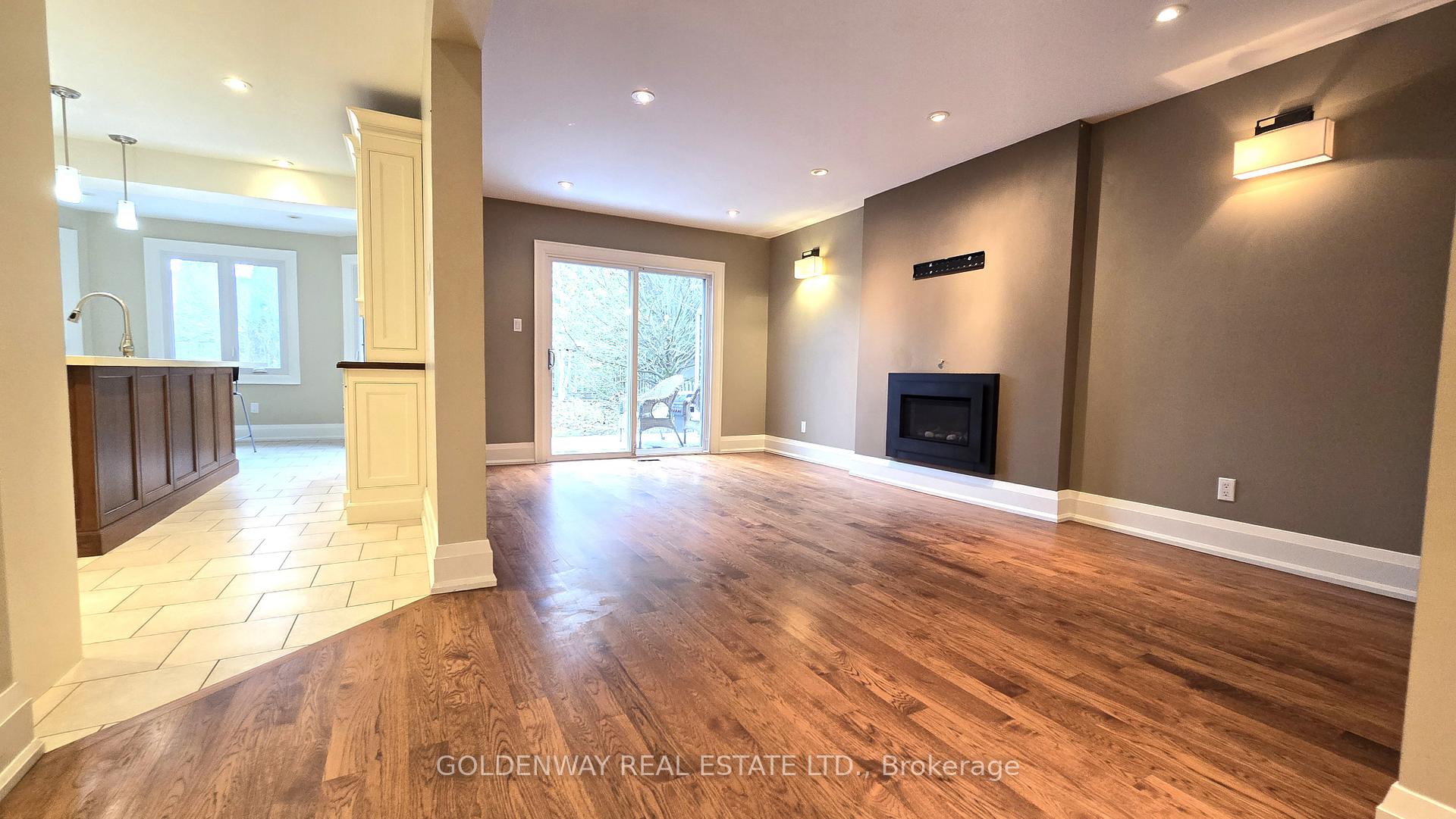 Photo 3 of 85 Normandale Road, Markham, Unionville — HOMEH