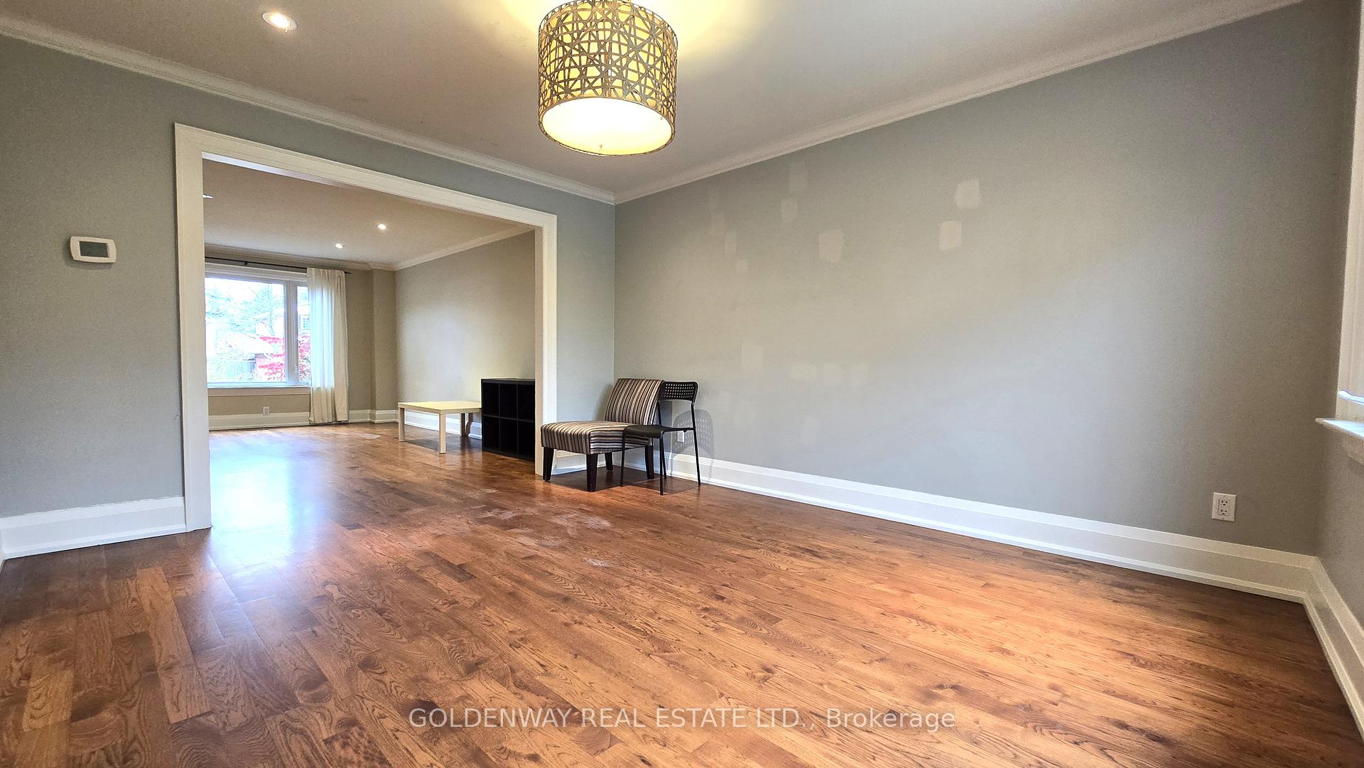 Photo 5 of 85 Normandale Road, Markham, Unionville — HOMEH