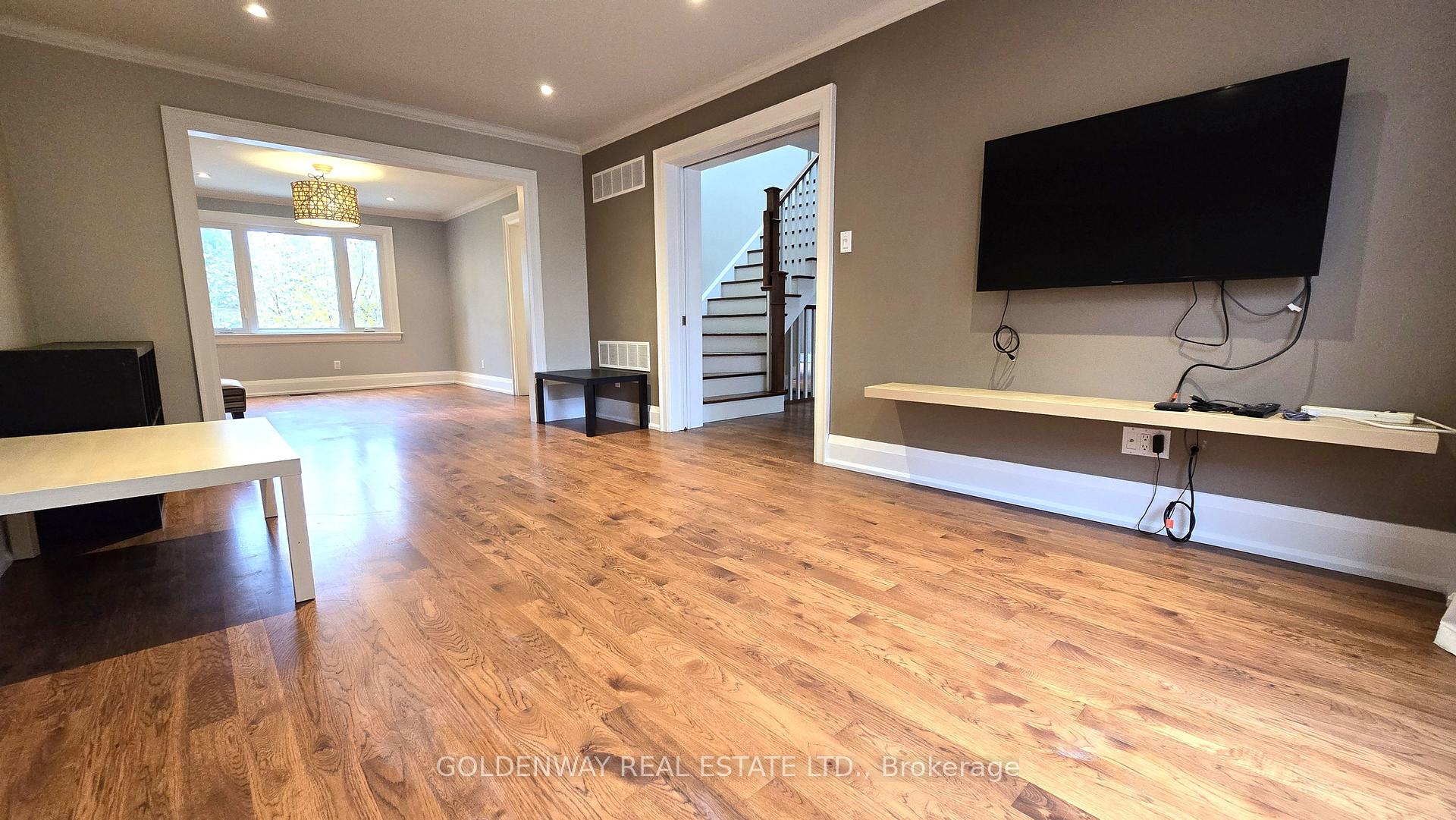 Photo 8 of 85 Normandale Road, Markham, Unionville — HOMEH
