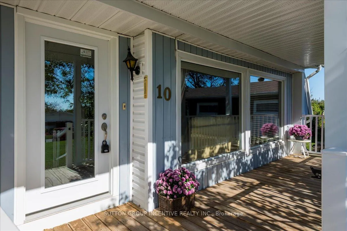 Photo 4 of 10 Mimosa Crescent, Innisfil, Rural Innisfil — HOMEH