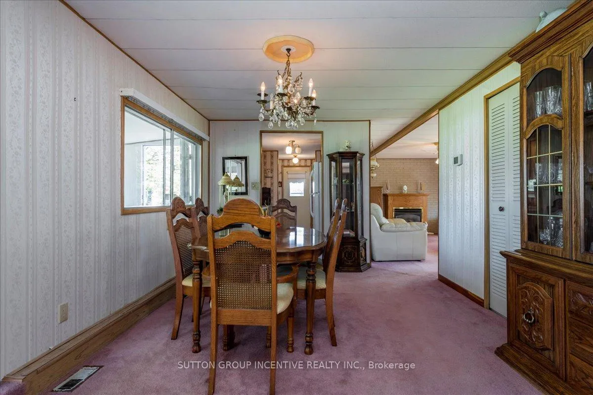 Photo 8 of 10 Mimosa Crescent, Innisfil, Rural Innisfil — HOMEH