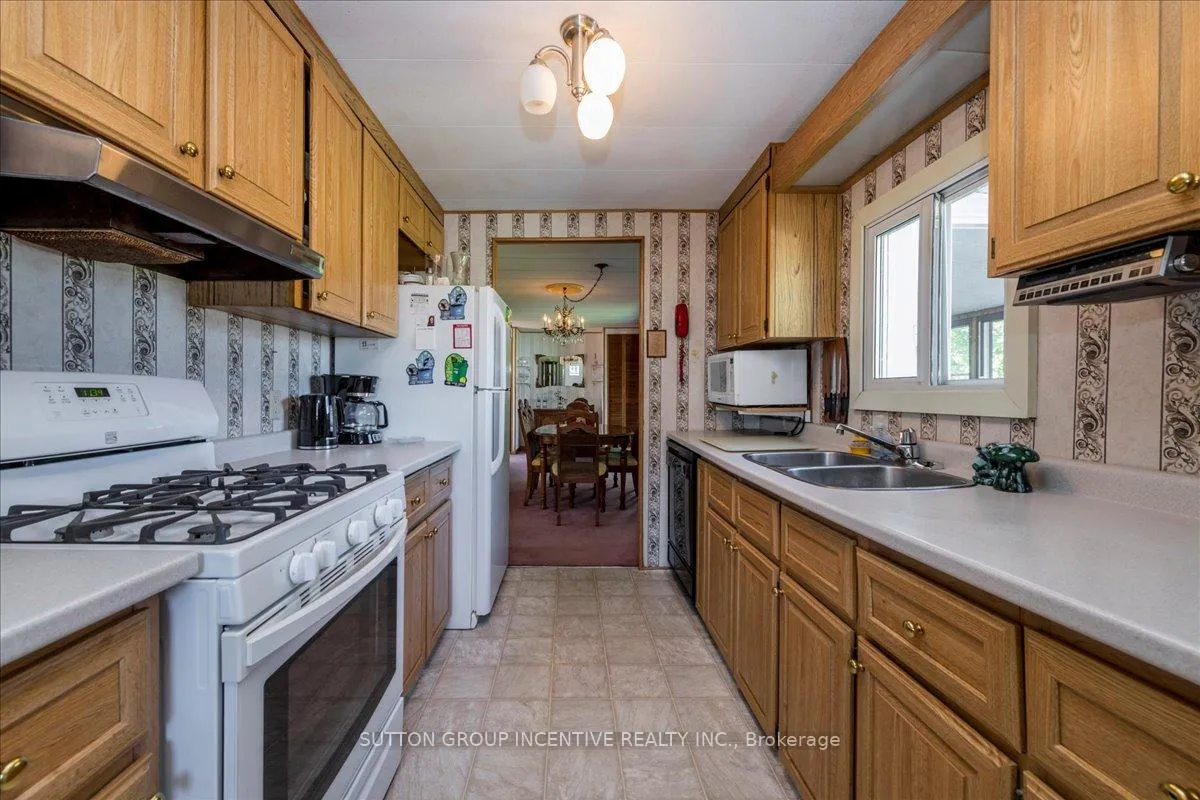 Photo 11 of 10 Mimosa Crescent, Innisfil, Rural Innisfil — HOMEH