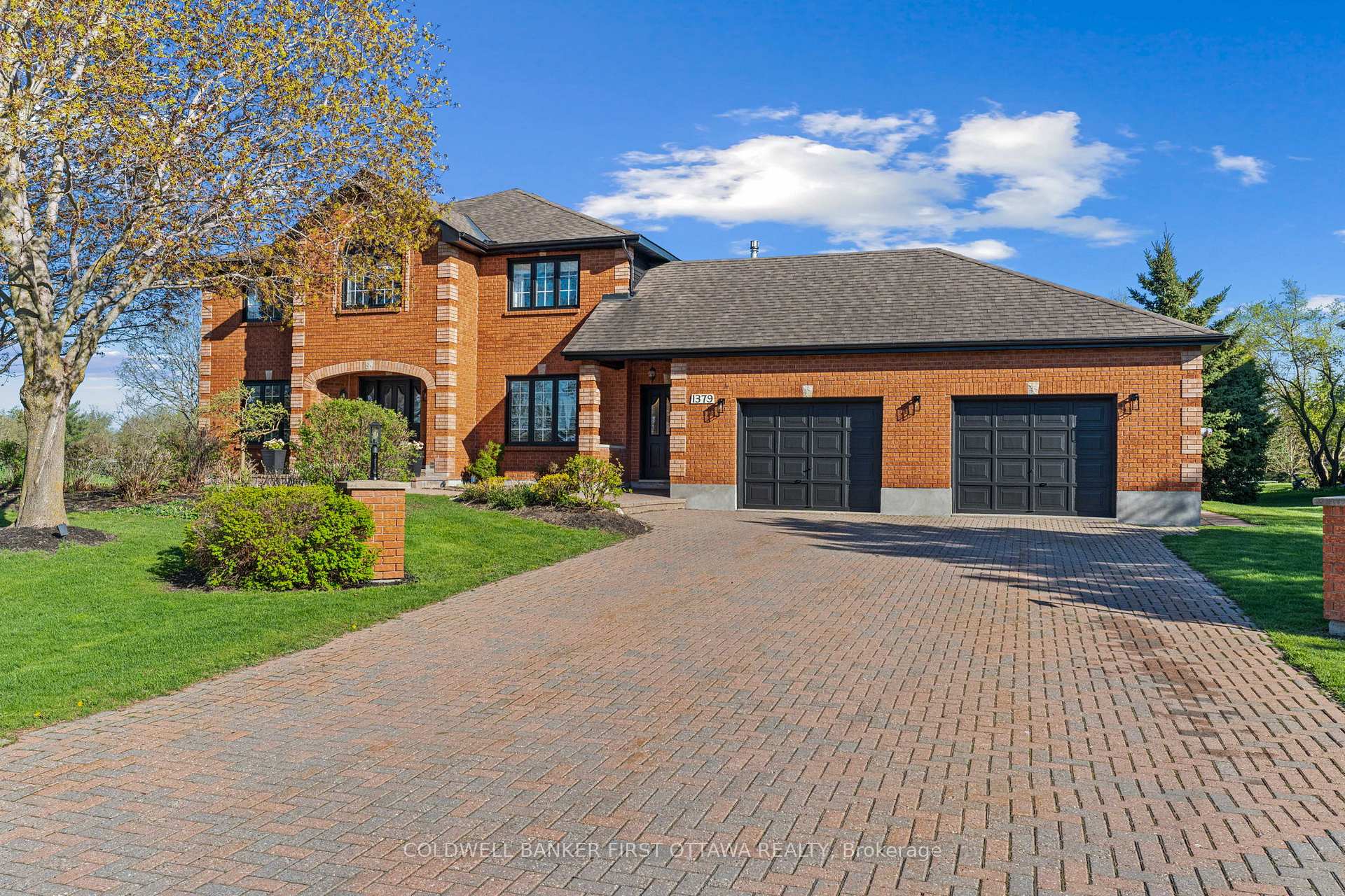 Photo 3 of 1379 Potter Drive, Ottawa, Manotick Village & Manotick Estates — HOMEH