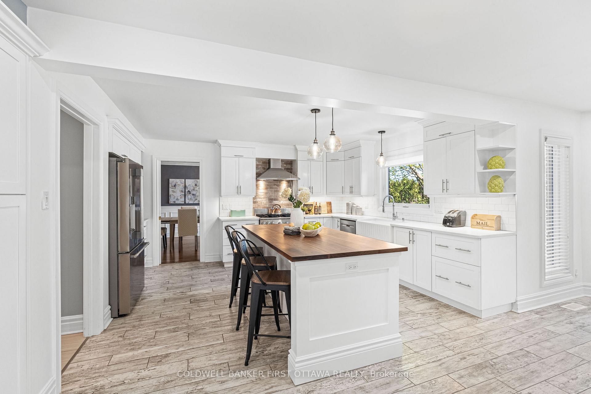 Photo 12 of 1379 Potter Drive, Ottawa, Manotick Village & Manotick Estates — HOMEH