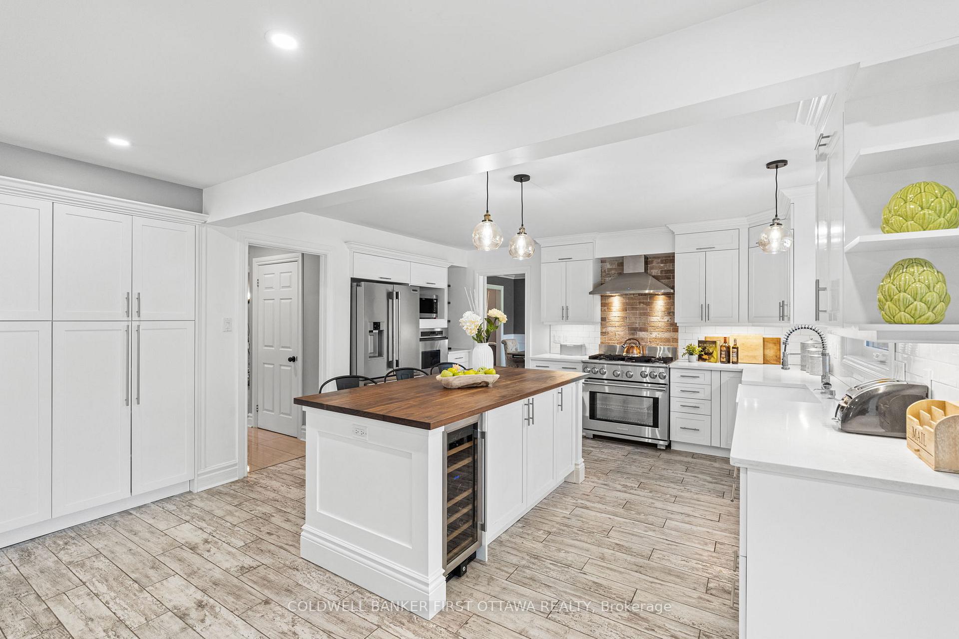Photo 14 of 1379 Potter Drive, Ottawa, Manotick Village & Manotick Estates — HOMEH