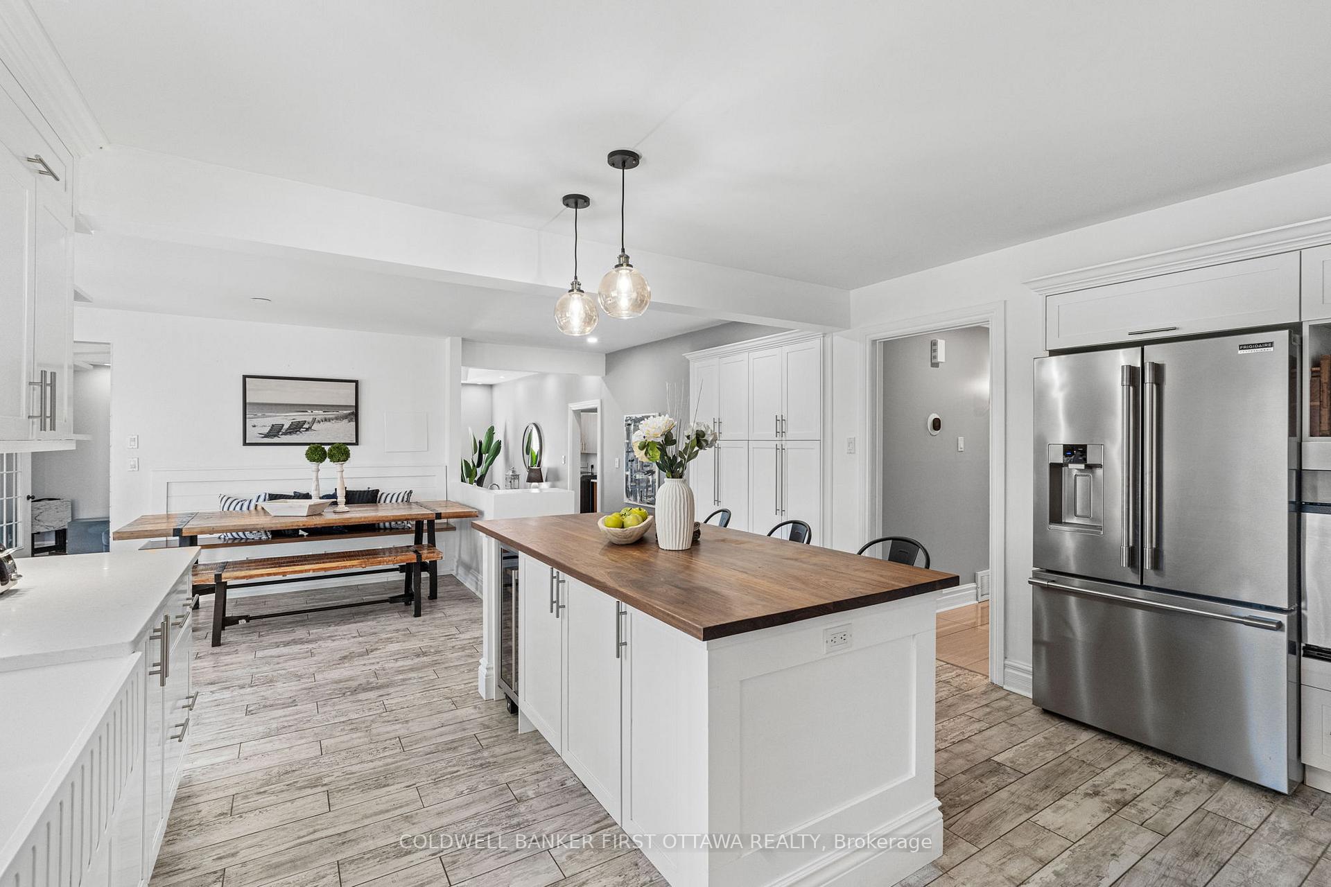 Photo 15 of 1379 Potter Drive, Ottawa, Manotick Village & Manotick Estates — HOMEH