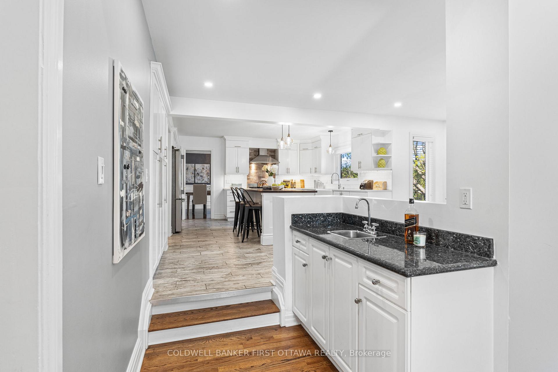 Photo 18 of 1379 Potter Drive, Ottawa, Manotick Village & Manotick Estates — HOMEH