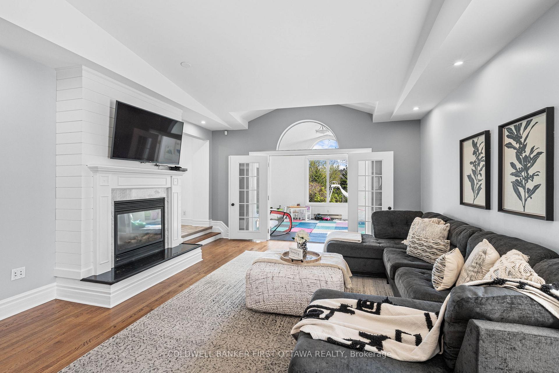 Photo 20 of 1379 Potter Drive, Ottawa, Manotick Village & Manotick Estates — HOMEH