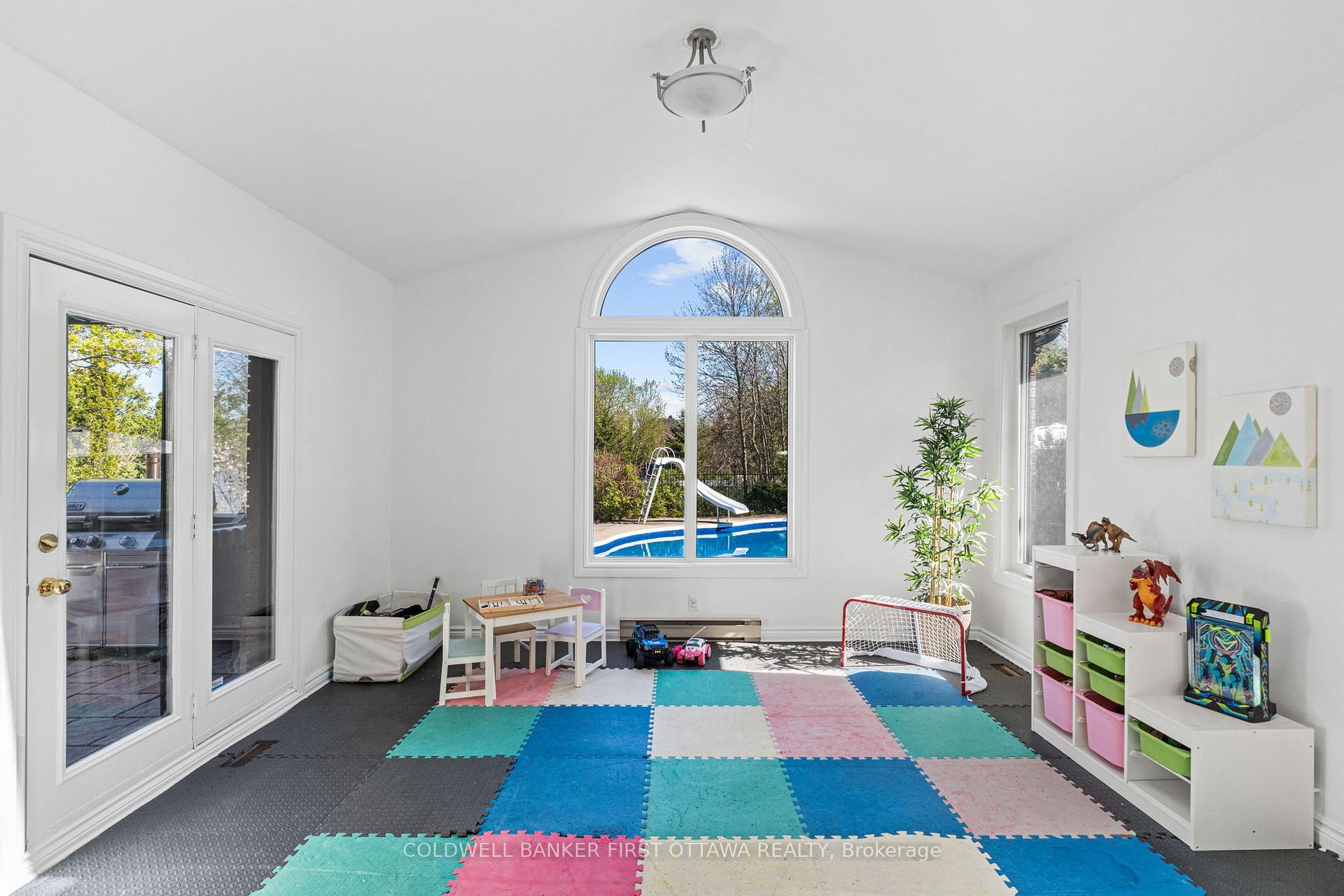 Photo 21 of 1379 Potter Drive, Ottawa, Manotick Village & Manotick Estates — HOMEH