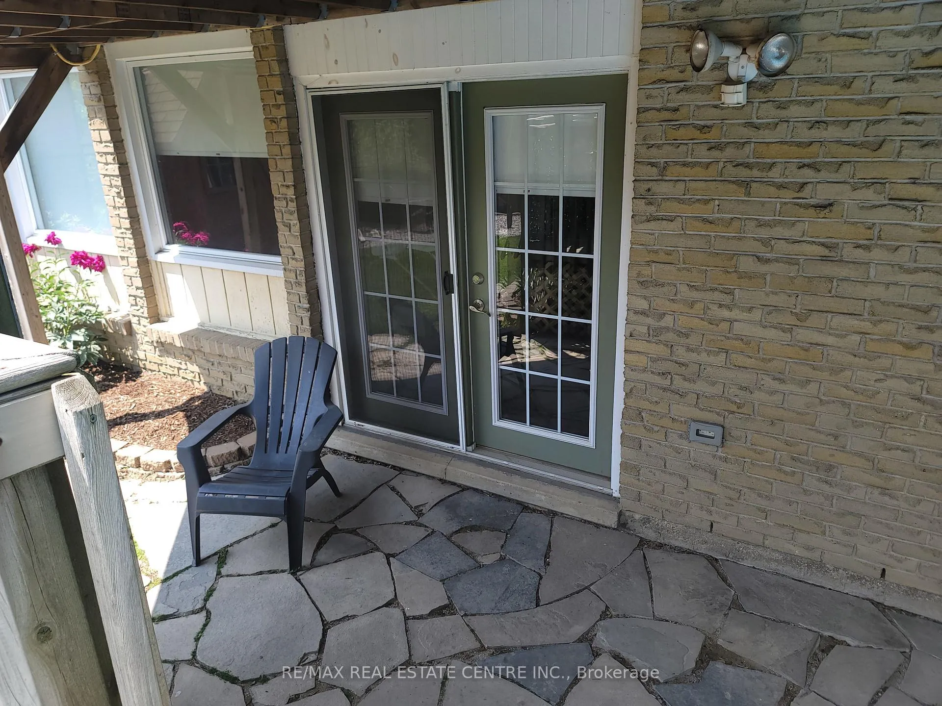 Photo 6 of 47 Manor Drive, Kitchener — HOMEH
