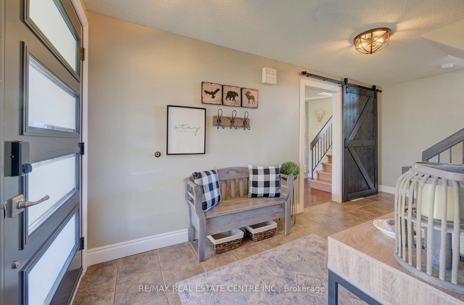 Photo 15 of 47 Manor Drive, Kitchener — HOMEH