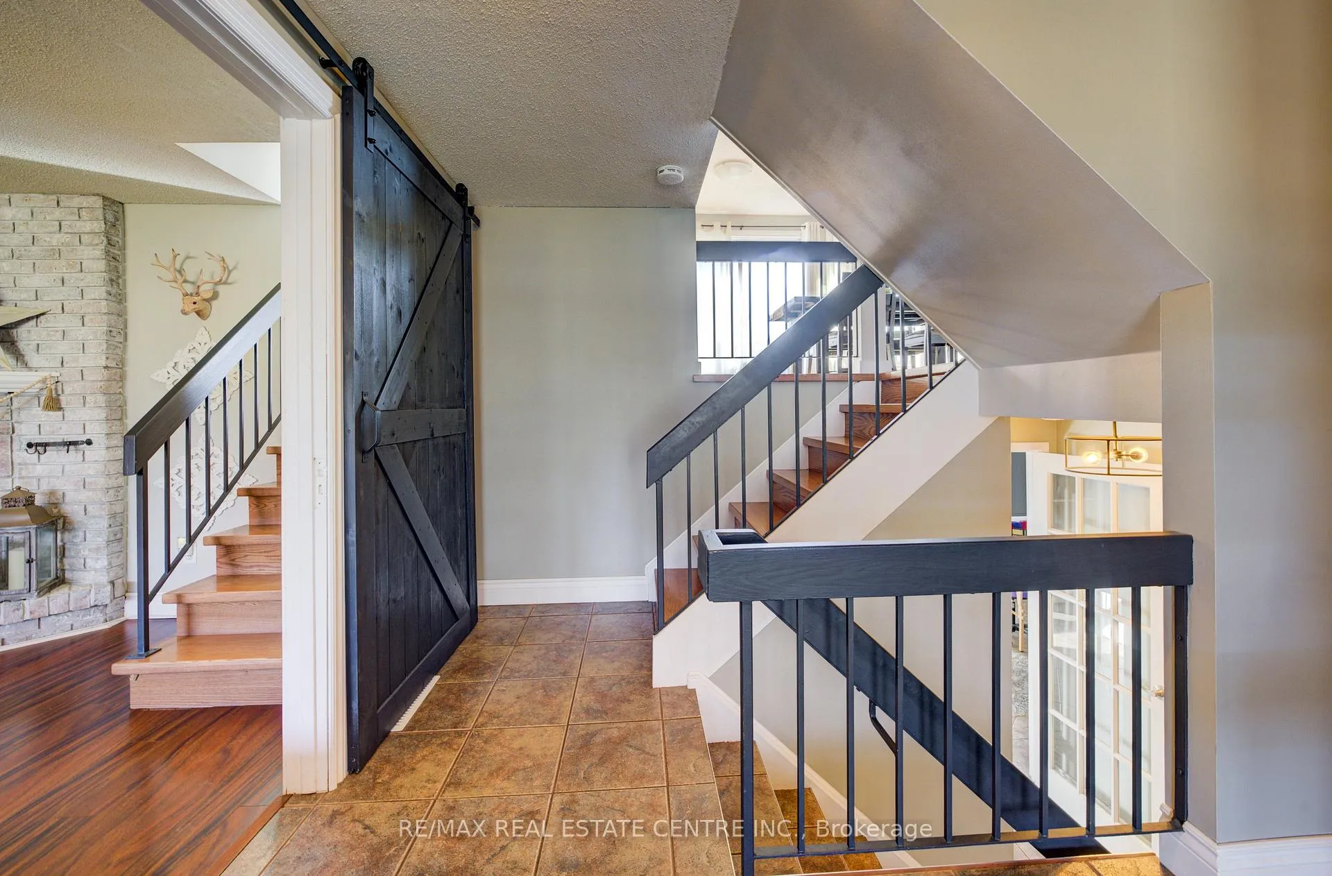 Photo 17 of 47 Manor Drive, Kitchener — HOMEH