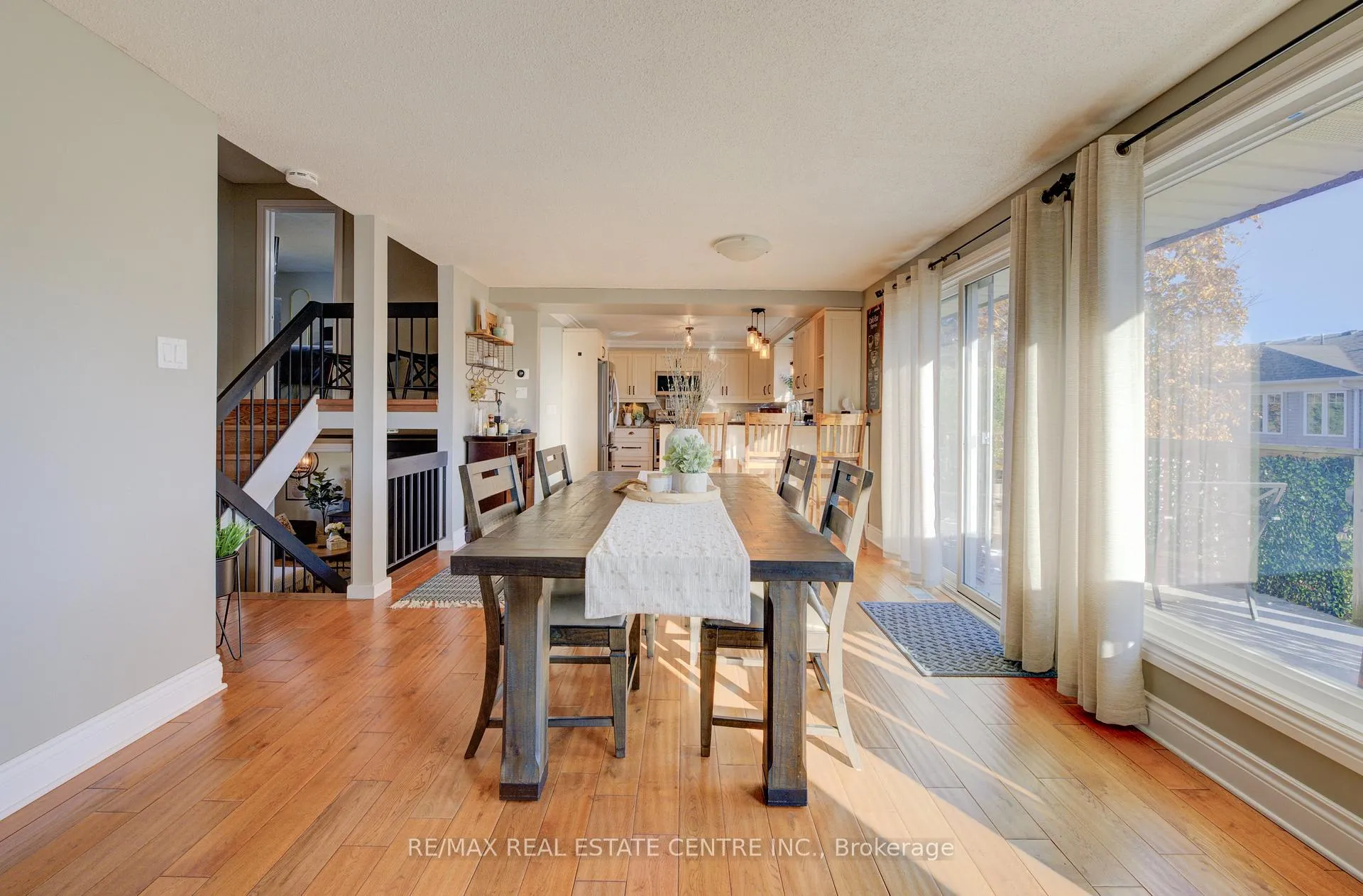 Photo 24 of 47 Manor Drive, Kitchener — HOMEH