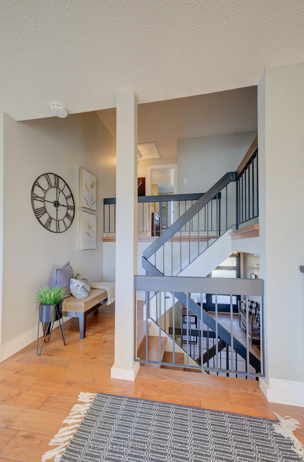 Photo 27 of 47 Manor Drive, Kitchener — HOMEH