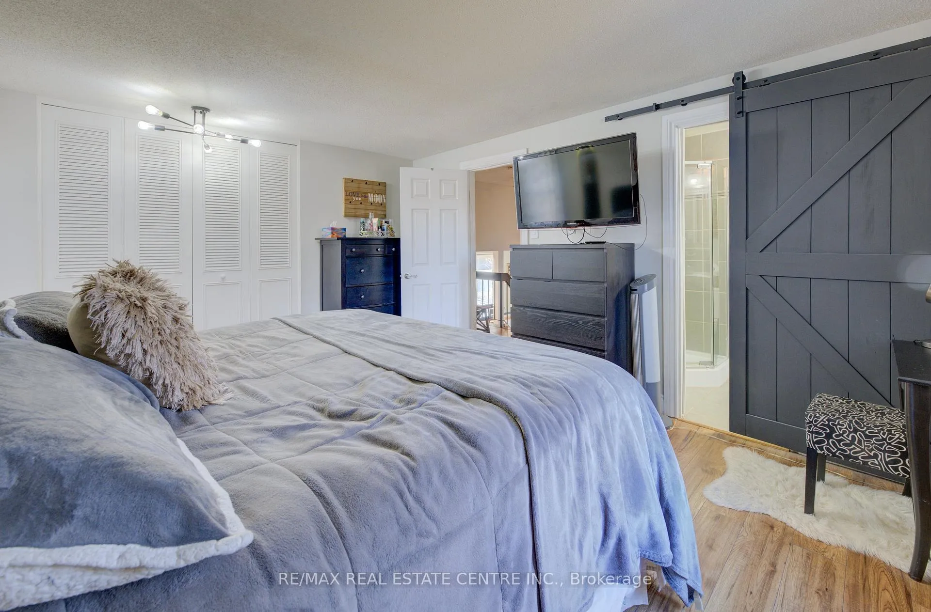 Photo 30 of 47 Manor Drive, Kitchener — HOMEH