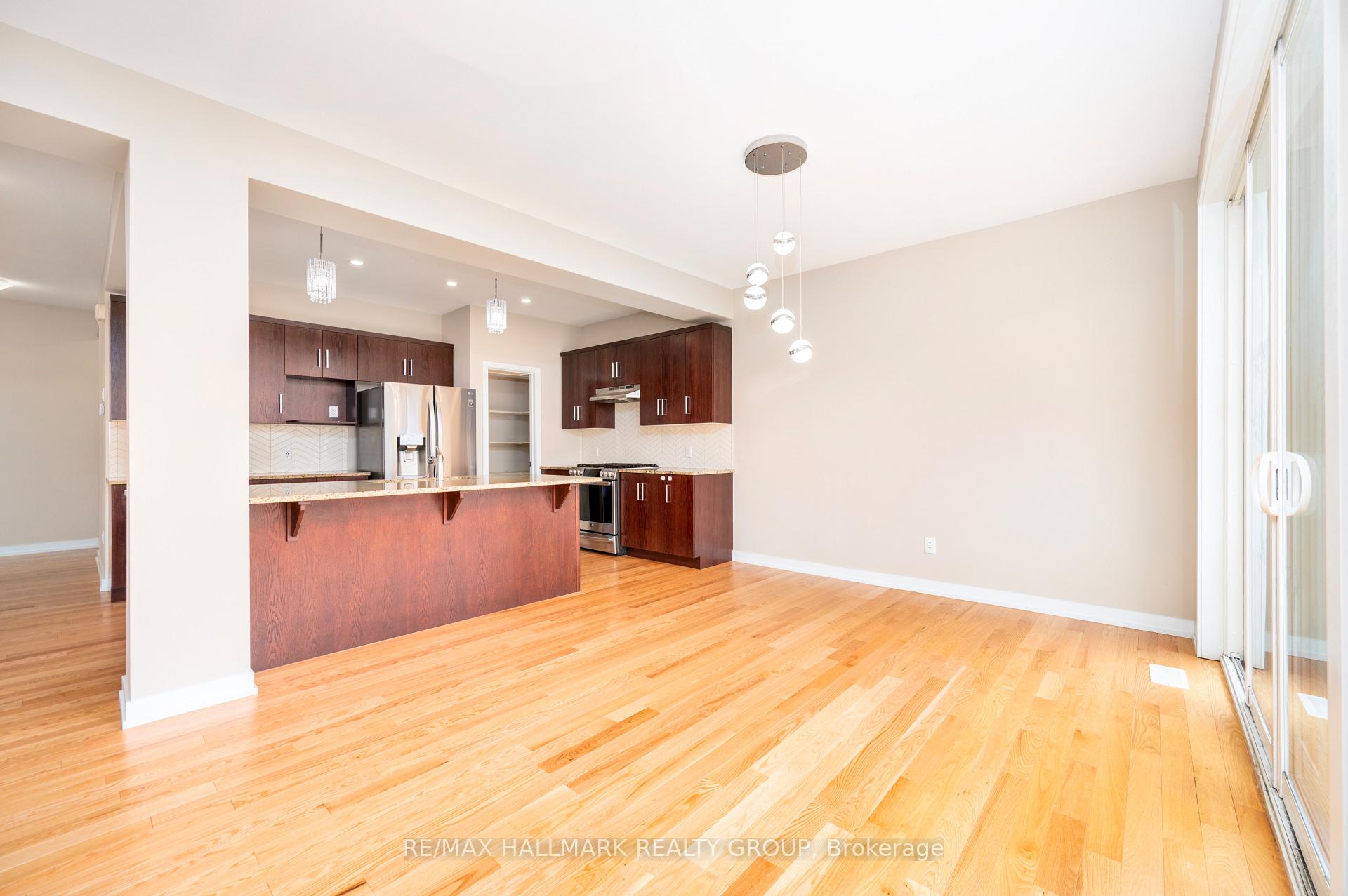 Photo 12 of 238 Condado Crescent, Ottawa, Kanata - Emerald Meadows/Trailwest — HOMEH