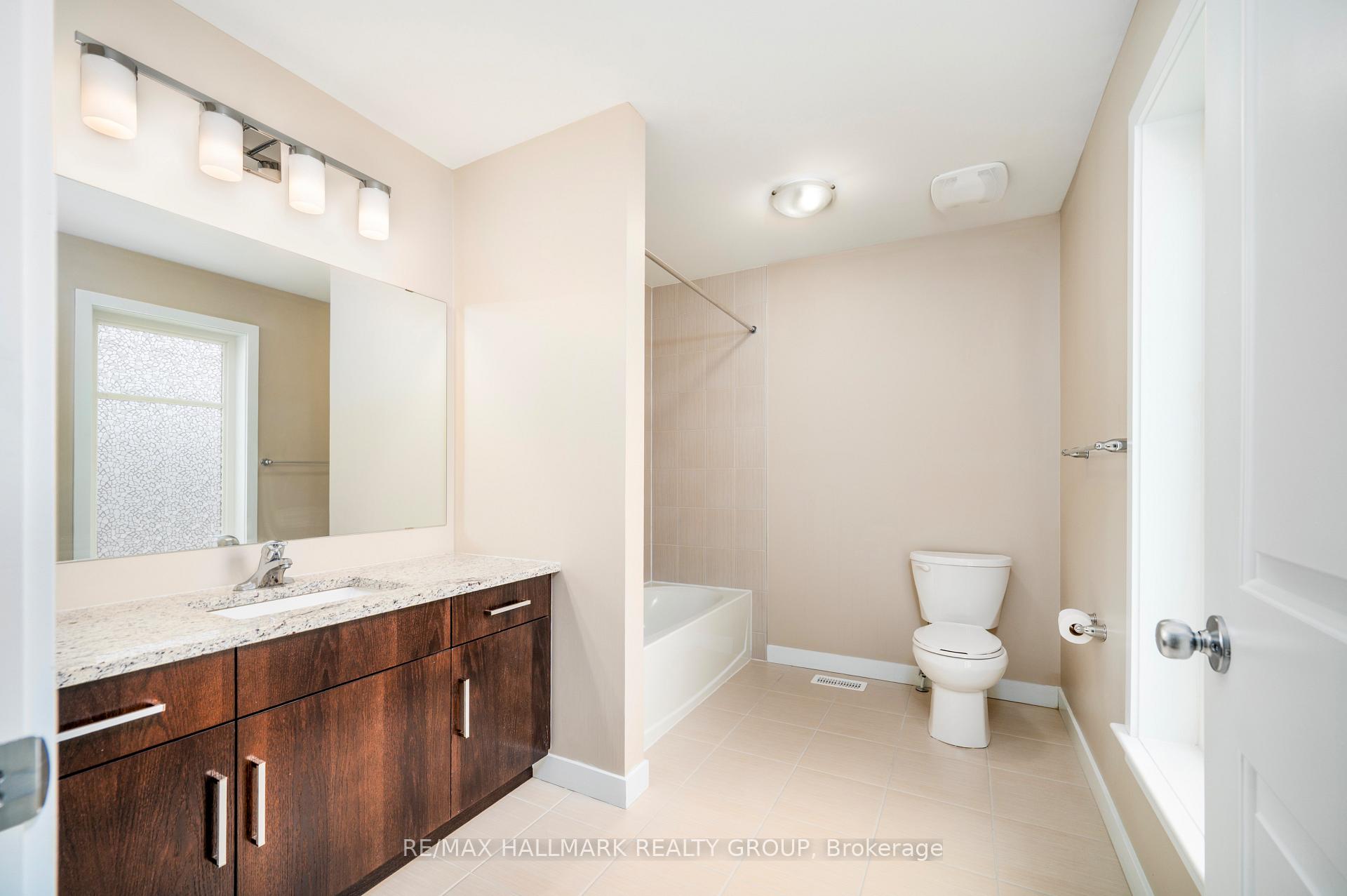 Photo 28 of 238 Condado Crescent, Ottawa, Kanata - Emerald Meadows/Trailwest — HOMEH