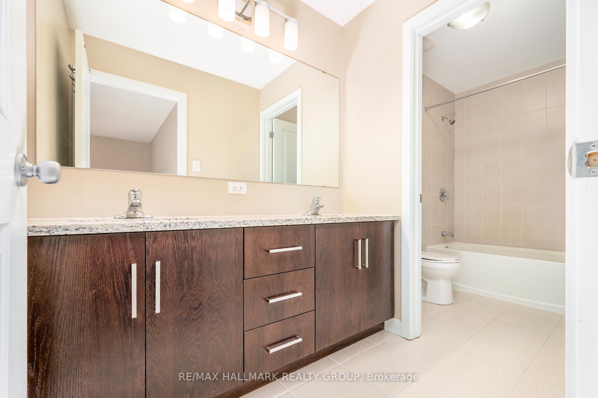Photo 34 of 238 Condado Crescent, Ottawa, Kanata - Emerald Meadows/Trailwest — HOMEH