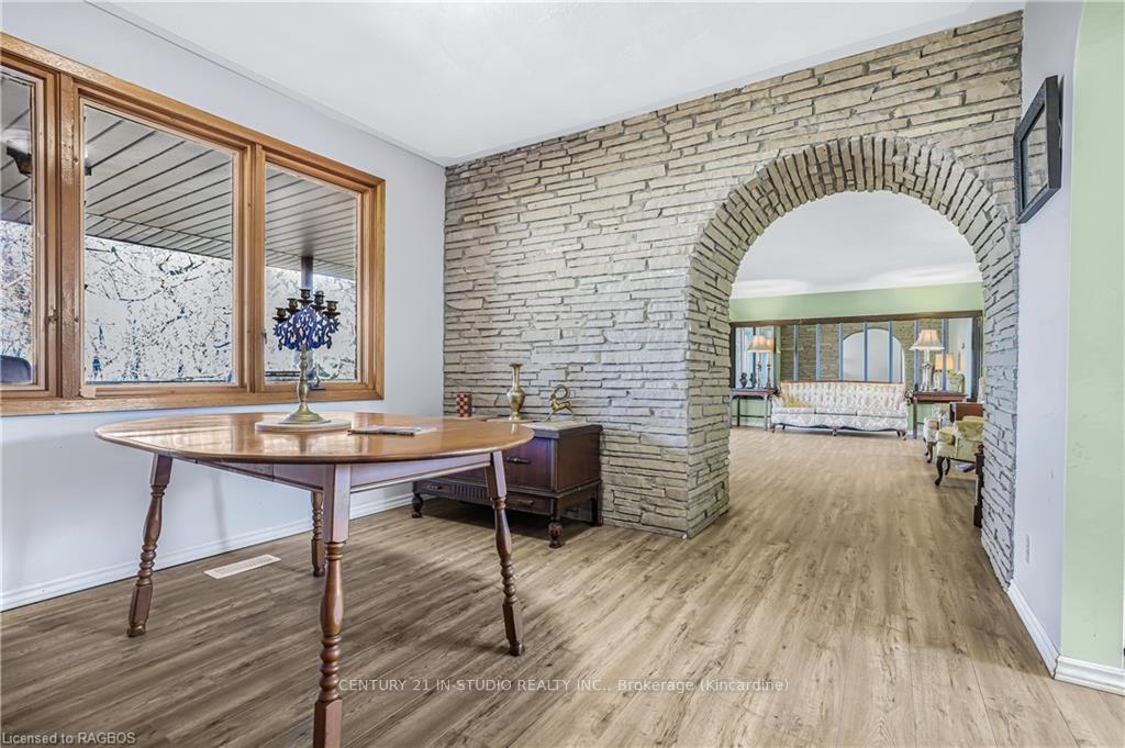 Photo 3 of 1020 West Street, Kincardine — HOMEH