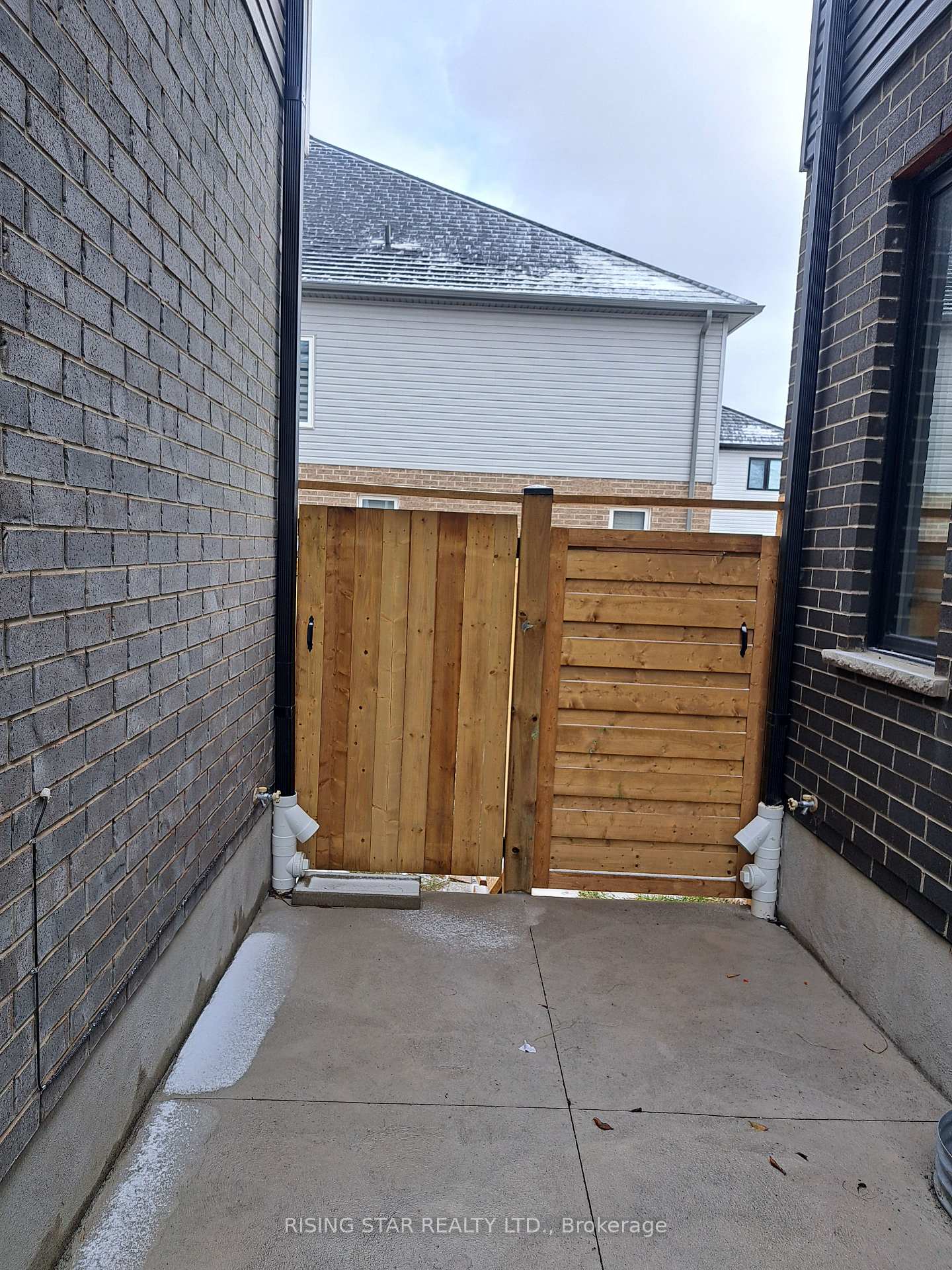Photo 43 of 24 Valencia Avenue, Kitchener — HOMEH