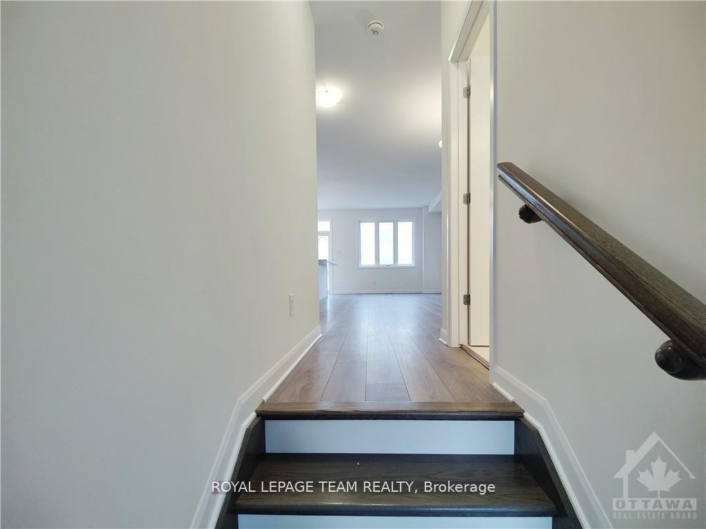Photo 3 of 1003 Speedvale Court, Ottawa, Kanata - Kanata Lakes/Heritage Hills — HOMEH