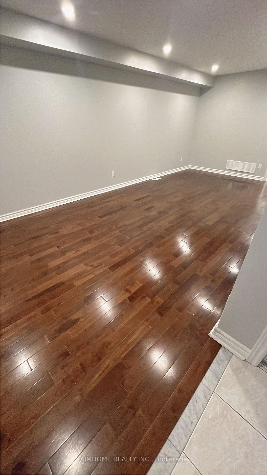 Photo 3 of 184 Milliken Meadows Drive, Markham, Milliken Mills West — HOMEH