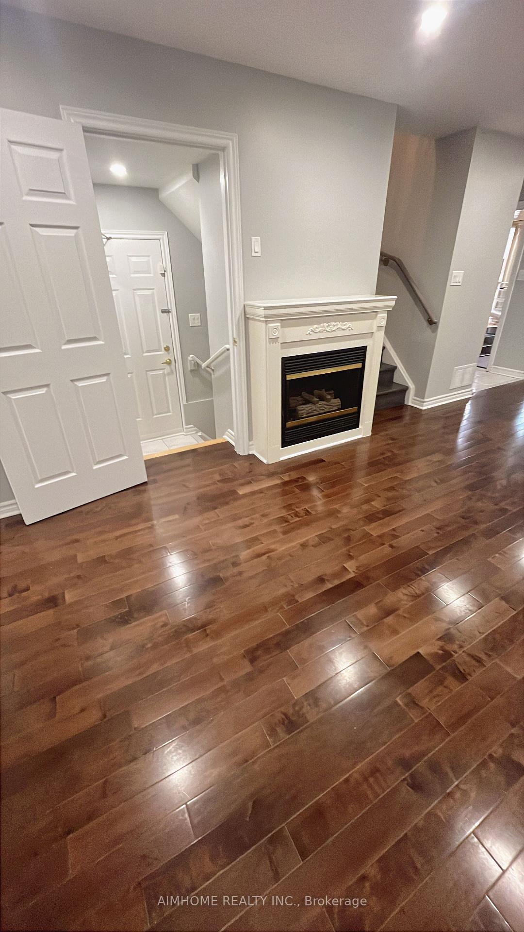 Photo 5 of 184 Milliken Meadows Drive, Markham, Milliken Mills West — HOMEH