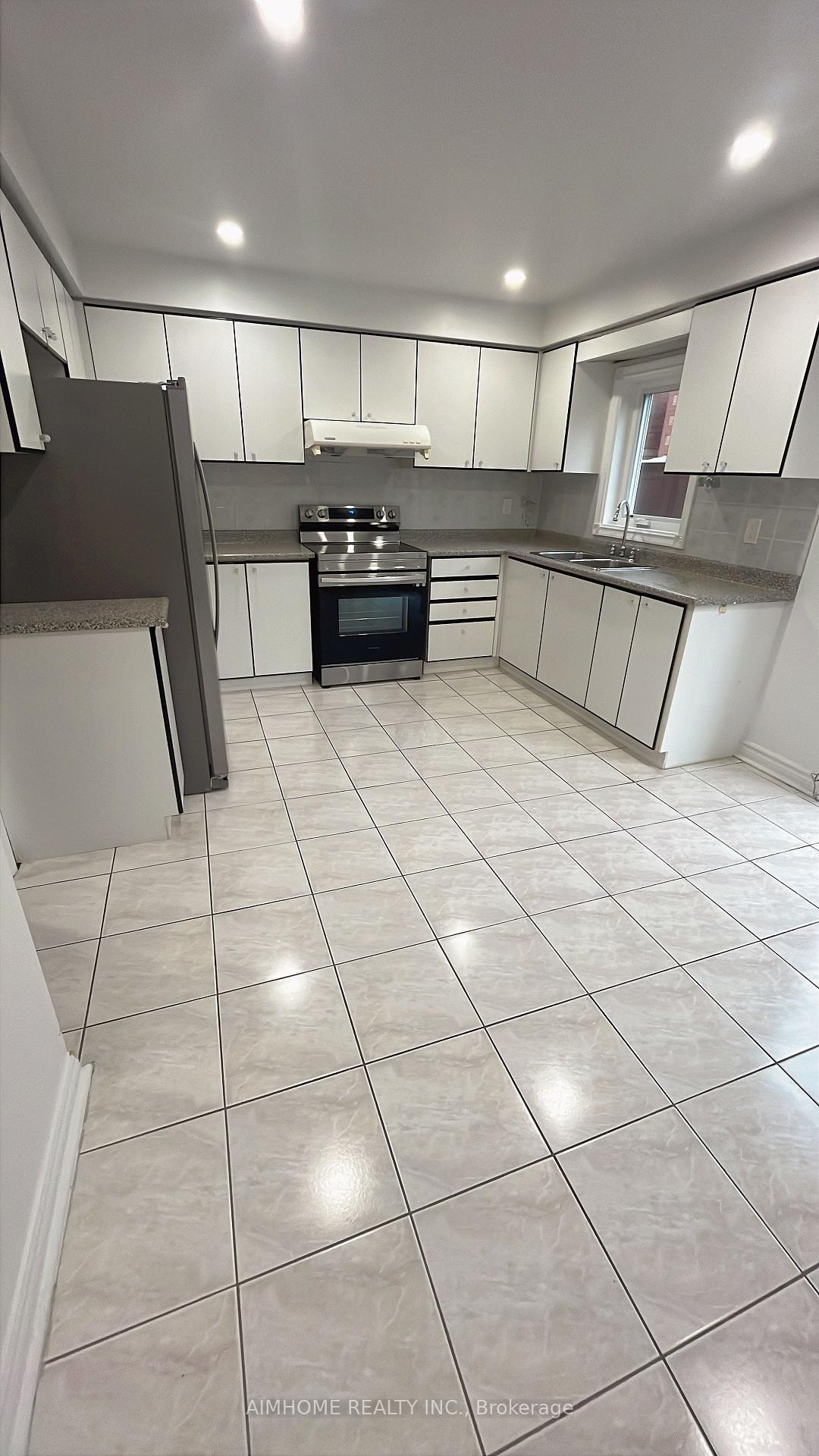 Photo 6 of 184 Milliken Meadows Drive, Markham, Milliken Mills West — HOMEH
