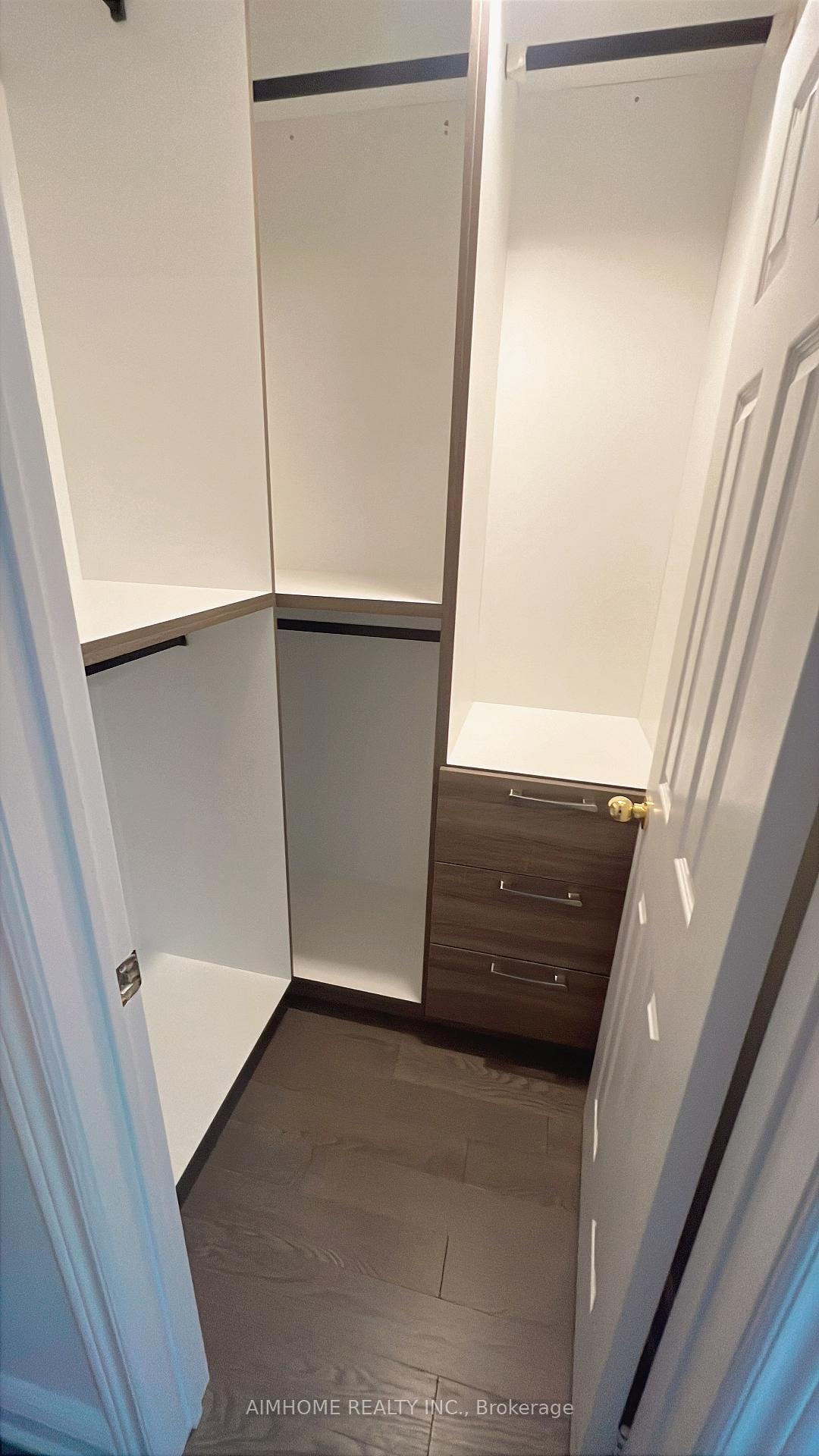 Photo 15 of 184 Milliken Meadows Drive, Markham, Milliken Mills West — HOMEH