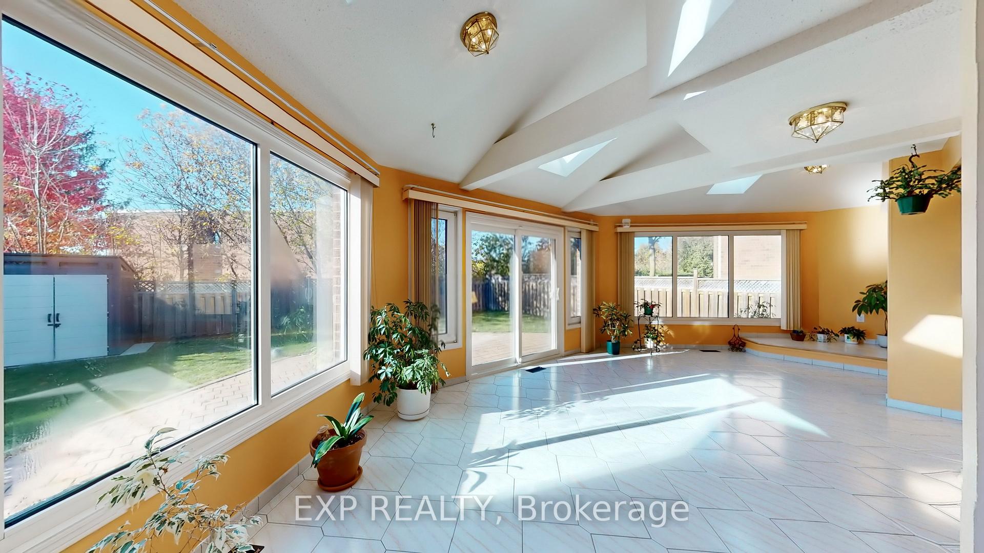 Photo 14 of 94 Coledale Road, Markham, Unionville — HOMEH