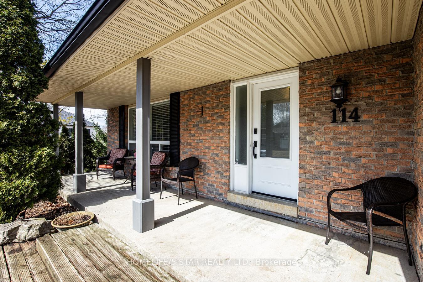 Photo 2 of 114 Moore Park Drive, King, Schomberg — HOMEH