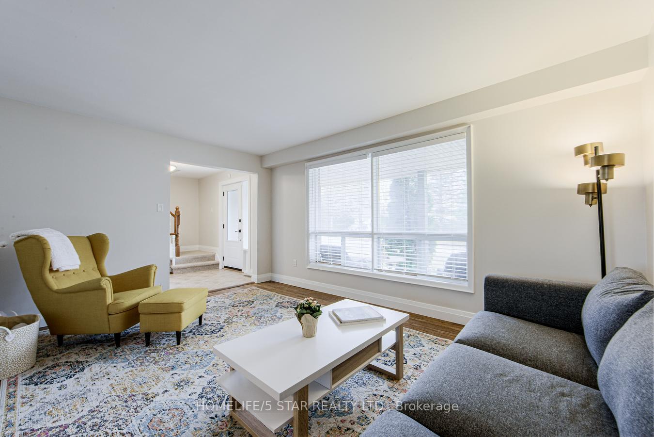 Photo 5 of 114 Moore Park Drive, King, Schomberg — HOMEH