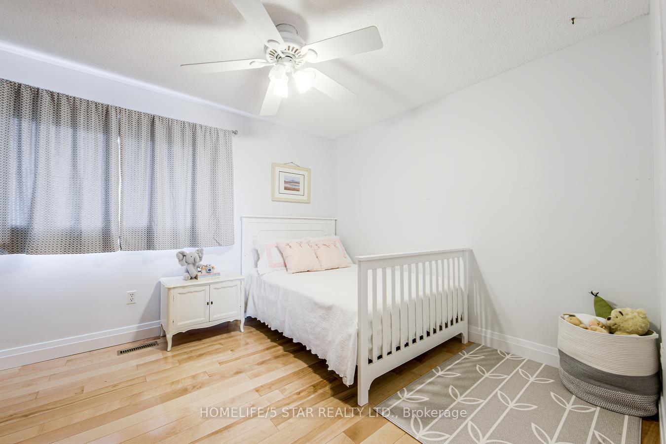 Photo 19 of 114 Moore Park Drive, King, Schomberg — HOMEH