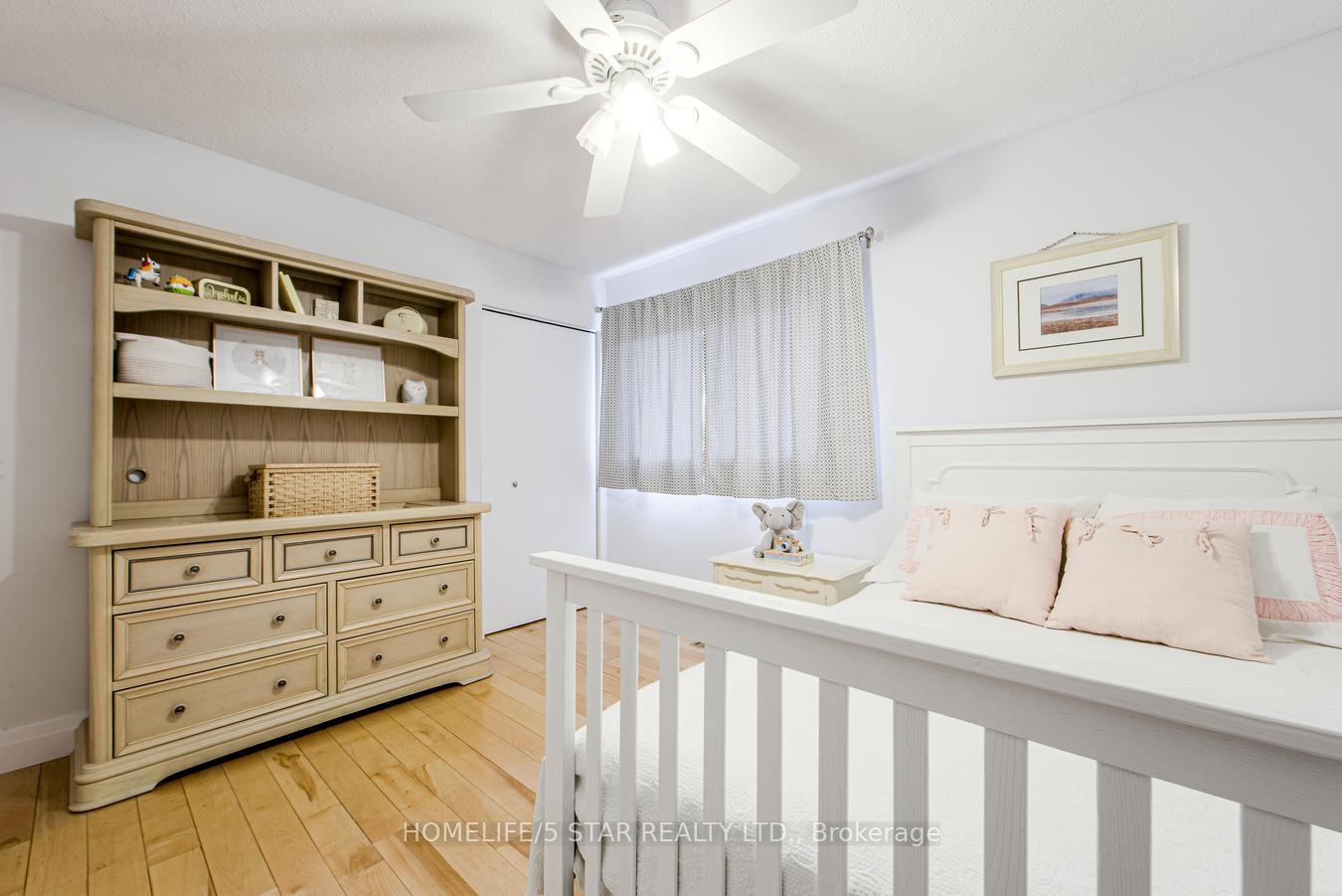 Photo 21 of 114 Moore Park Drive, King, Schomberg — HOMEH