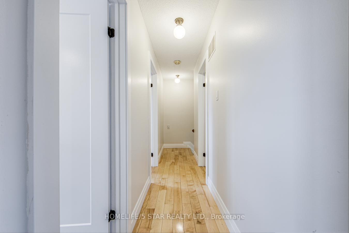 Photo 26 of 114 Moore Park Drive, King, Schomberg — HOMEH