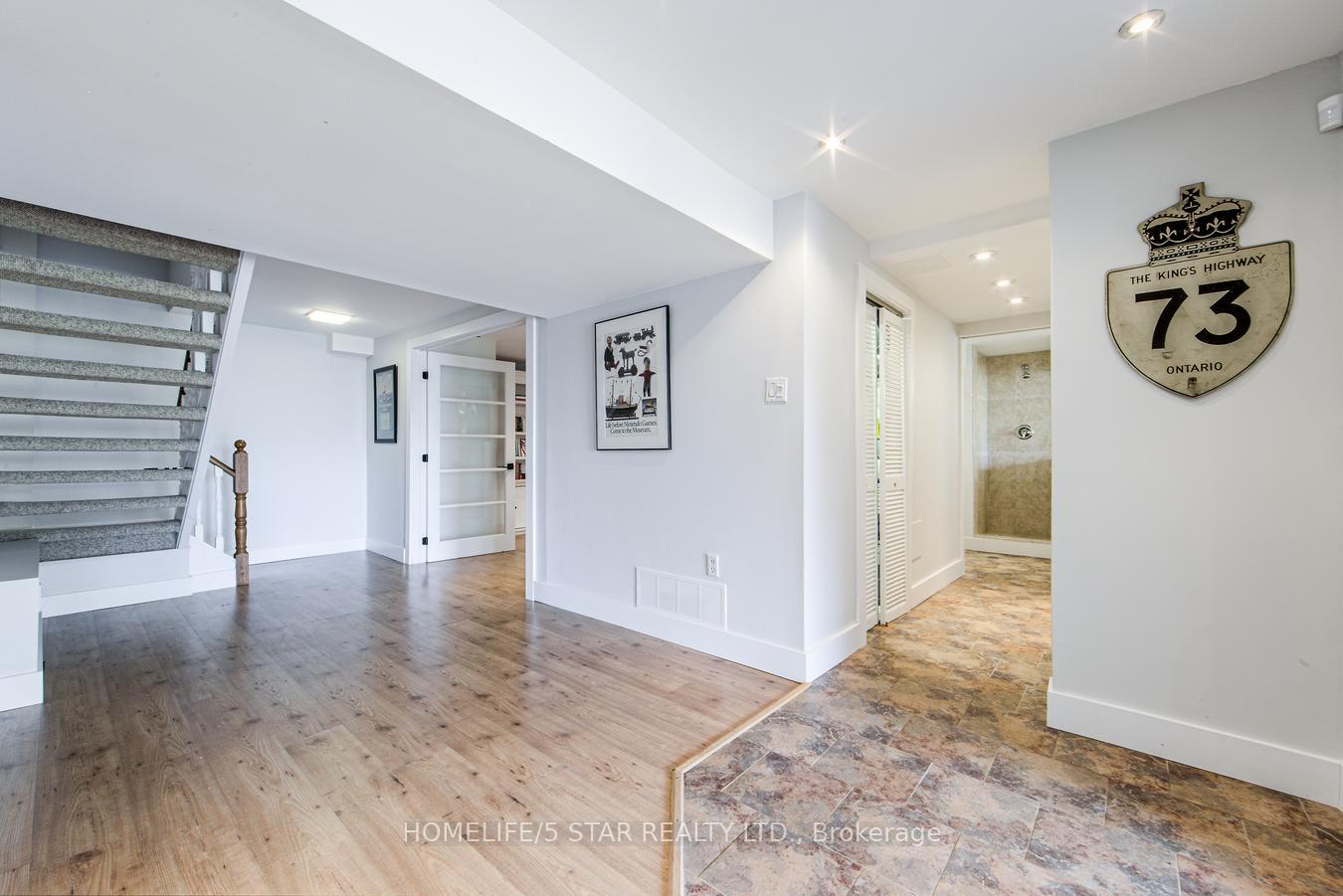 Photo 39 of 114 Moore Park Drive, King, Schomberg — HOMEH