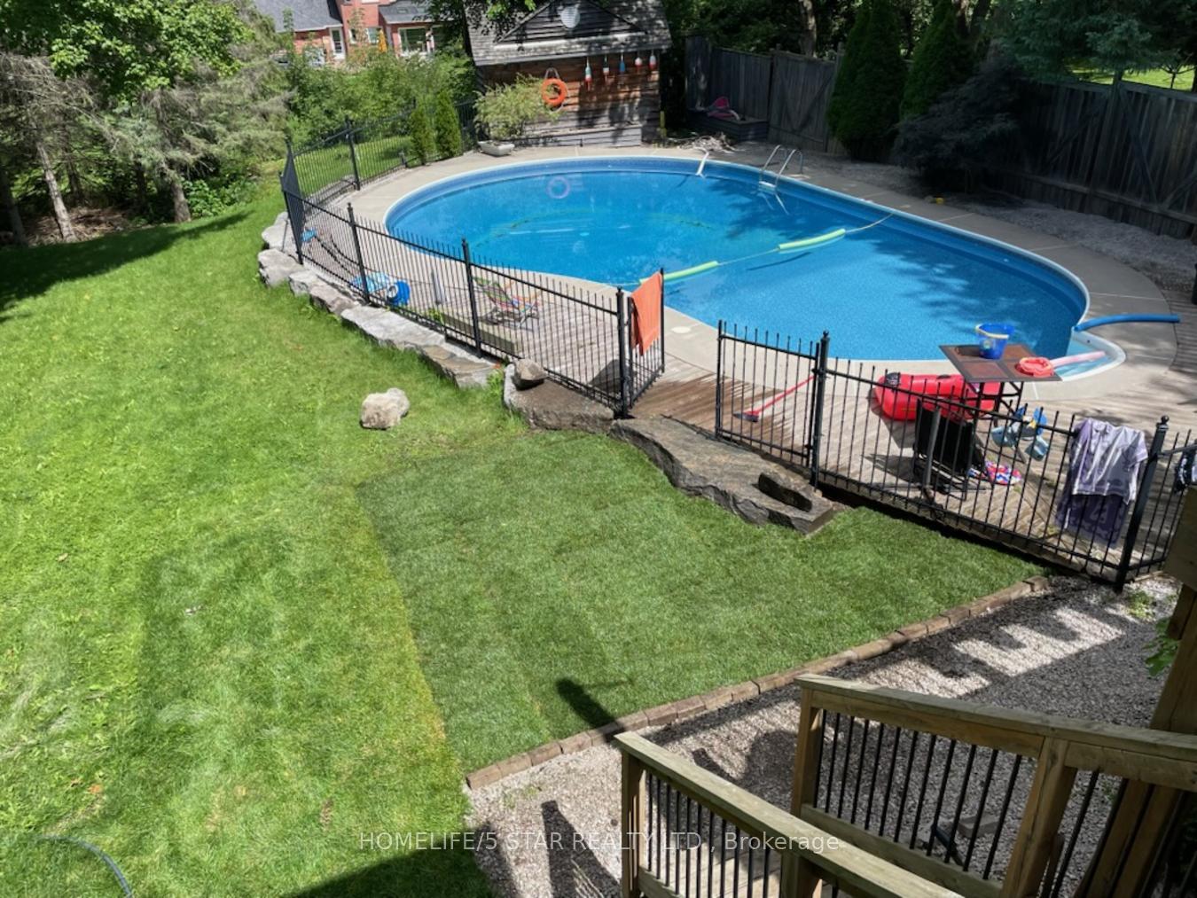 Photo 49 of 114 Moore Park Drive, King, Schomberg — HOMEH
