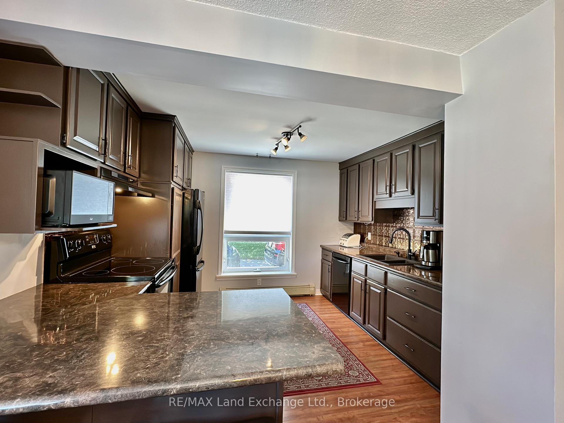 Photo 5 of 1186 Queen Street, Kincardine — HOMEH