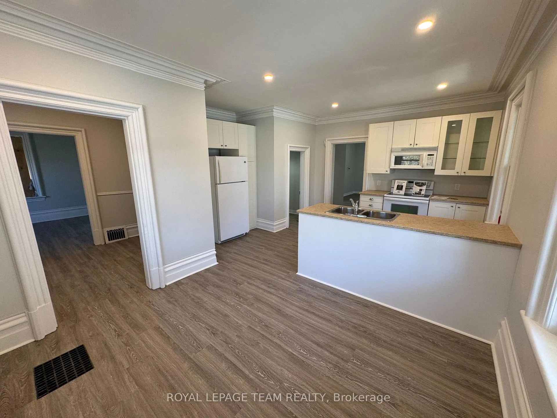 Photo 33 of 1022 Bridge Street, Ottawa, Manotick East to Manotick Station — HOMEH