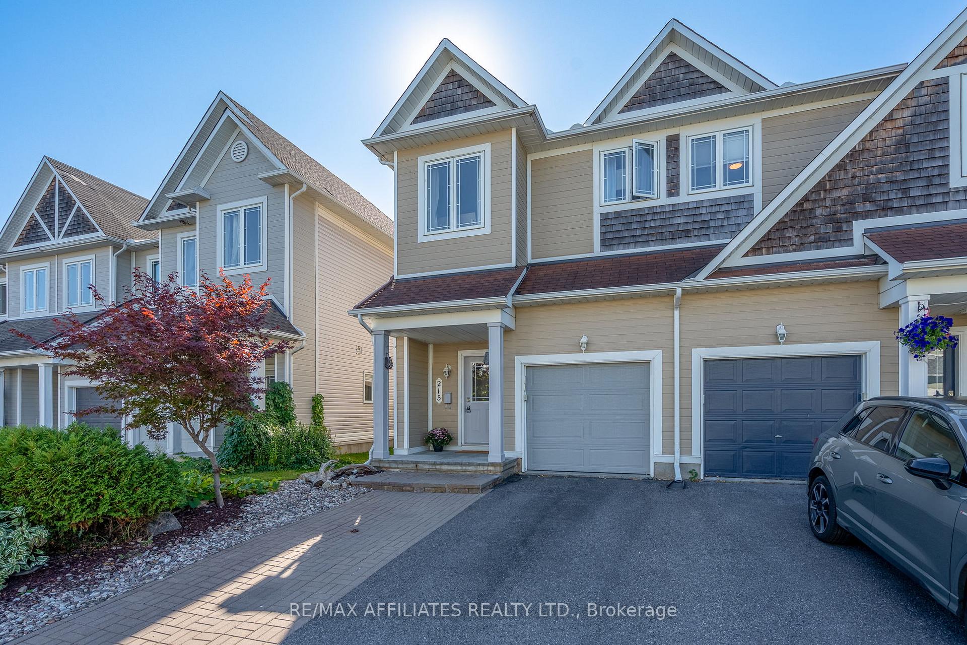 Photo 2 of 215 Catamount Court, Ottawa, Kanata - Emerald Meadows/Trailwest — HOMEH