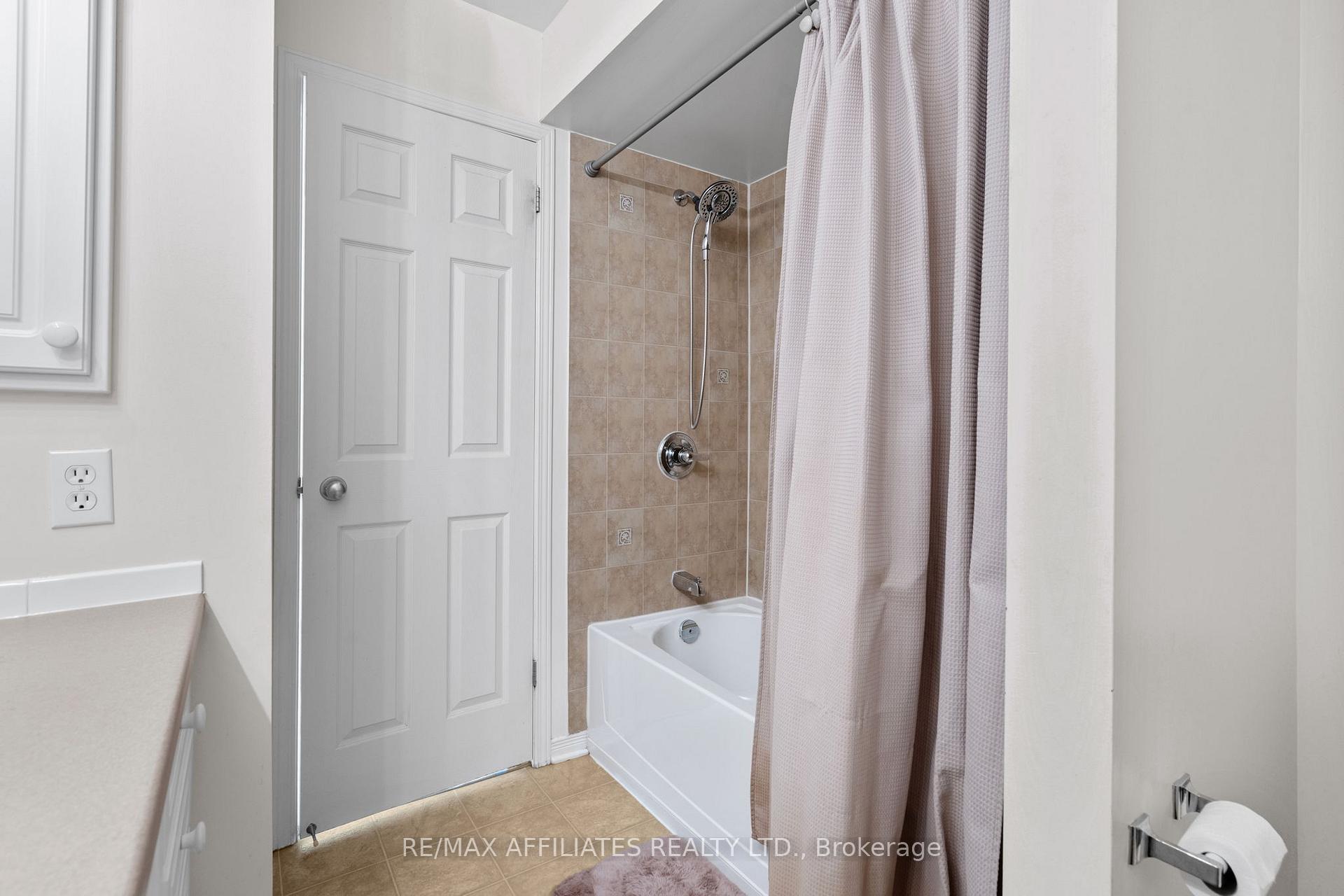 Photo 26 of 215 Catamount Court, Ottawa, Kanata - Emerald Meadows/Trailwest — HOMEH