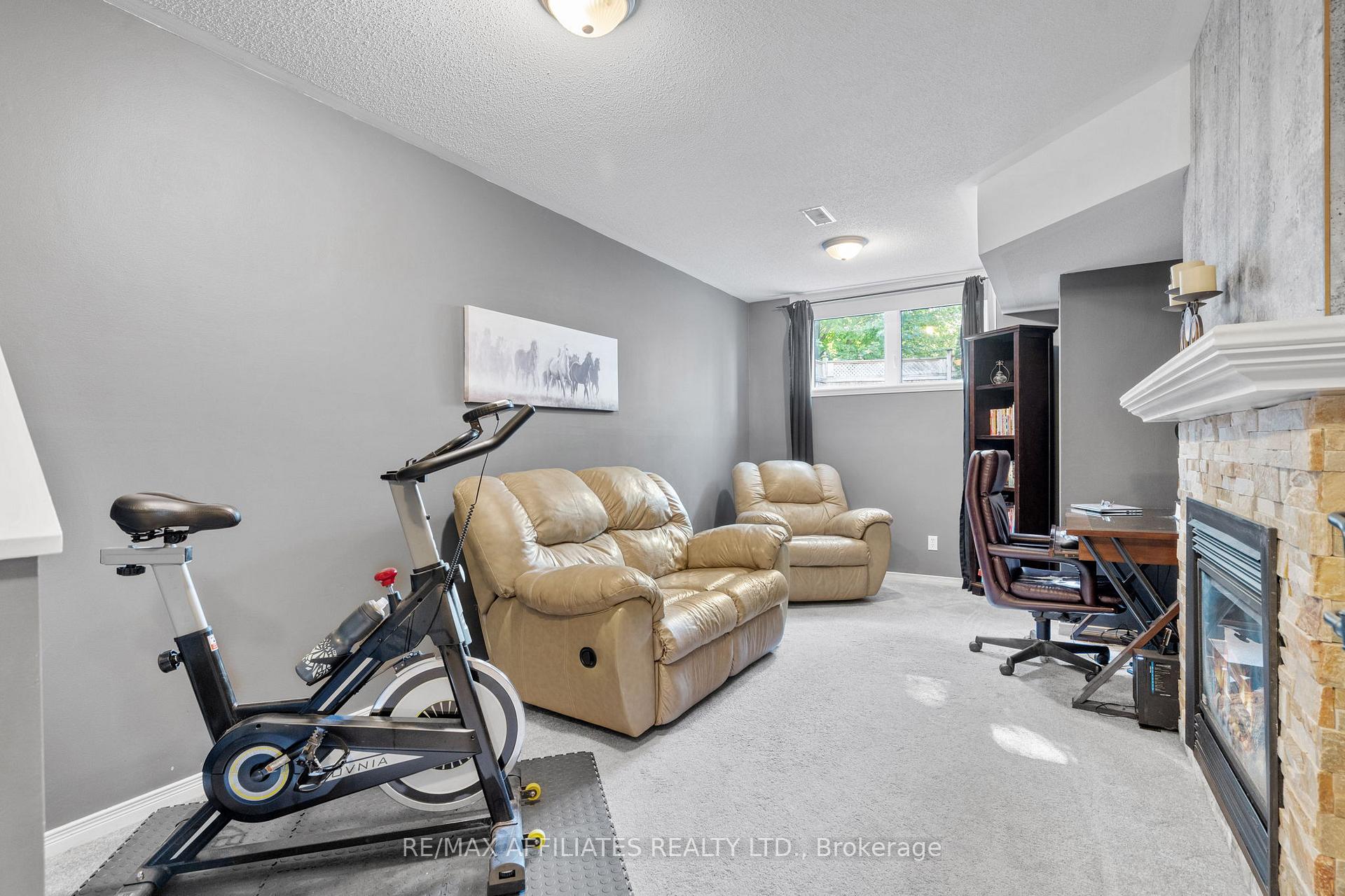 Photo 27 of 215 Catamount Court, Ottawa, Kanata - Emerald Meadows/Trailwest — HOMEH
